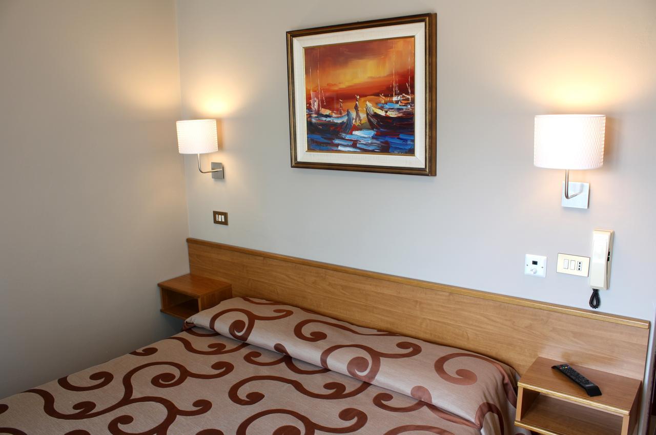 Hotel Helga Caorle Exterior photo