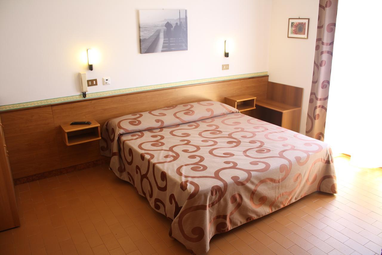 Hotel Helga Caorle Exterior photo