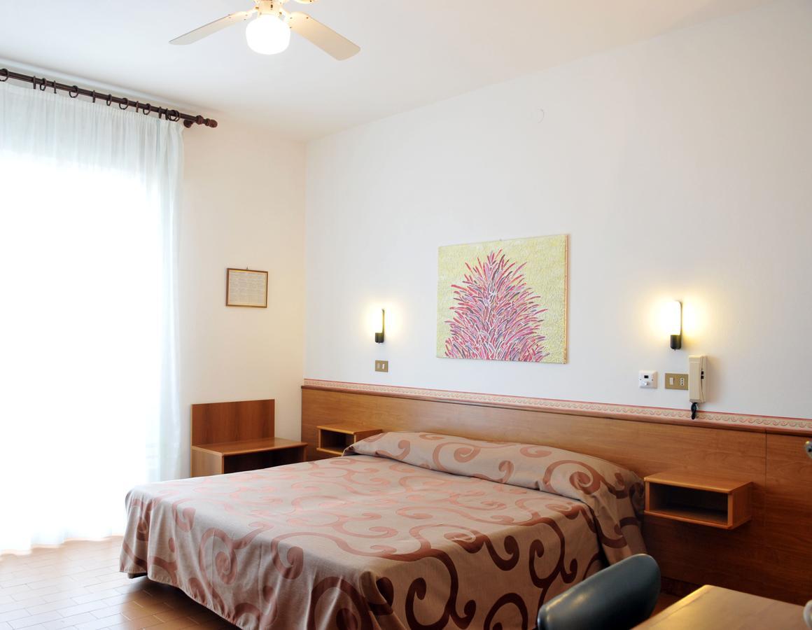 Hotel Helga Caorle Exterior photo
