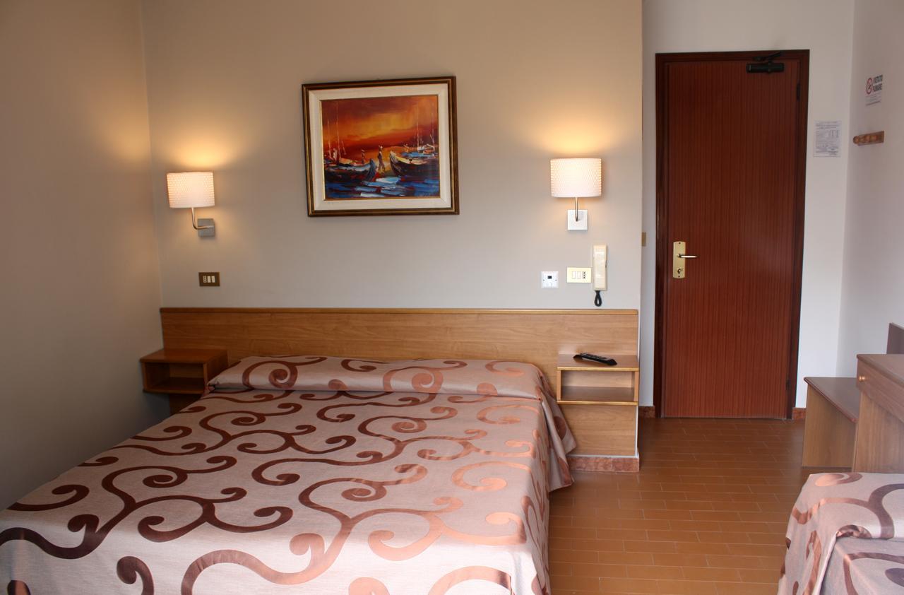 Hotel Helga Caorle Exterior photo